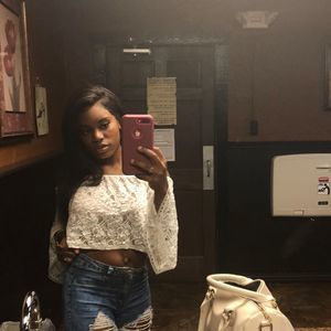 Meet your Posher, Daisha